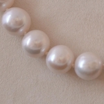 white-pearl-necklace