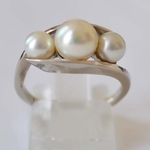 triple-akoya-pearl-ring