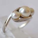 triple-akoya-pearl-ring