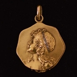 art-nouveau-pendant-locket