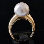 white-south-sea-pearl-yellow-gold-ring