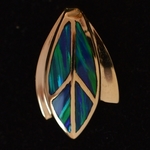 lightning-ridge-black-opal-gold-pendant