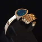 lightning-ridge-black-opal-gold-ring