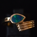 lightning-ridge-black-opal-gold-ring