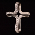 modern-diamond-cross-pendant-18-carat-gold-diamond