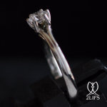 2lips-0-47-ct-river-h-solitair-diamond-engagement-ring