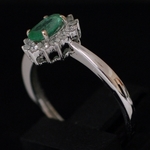 diamonds-natural-emerald-white-gold-ring