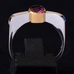 modern-gold-rhodolite-garnet-ring-white-yellow-gold