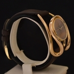 gold-70s-design-watch-chopard
