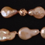 pink-gold-baroque-pearl-necklace